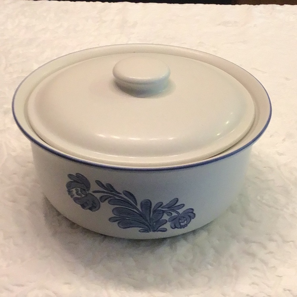 PFALTZGRAFF Yorktowne Vtg 2QT Casserole Lidded